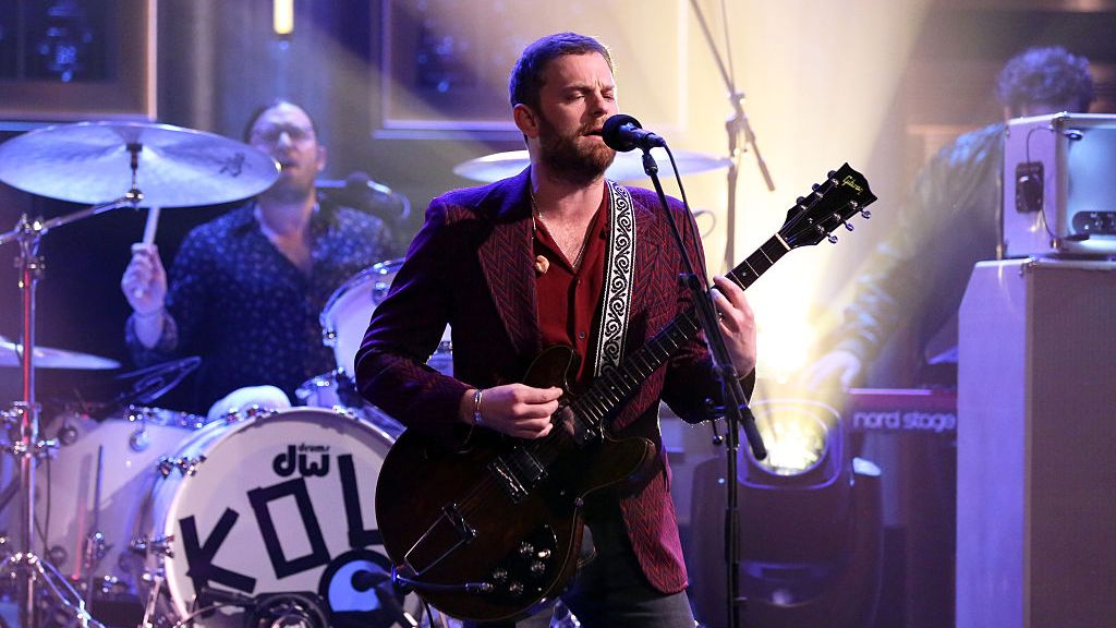 THE TONIGHT SHOW STARRING JIMMY FALLON -- Episode 0605 -- Pictured: Musical guest Kings of Leon performs on January 18, 2017 -- (Photo by: Andrew Lipovsky/NBC/NBCU Photo Bank via Getty Images)