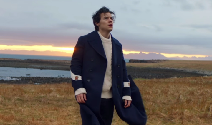 Musica-Sign-of-the-Times-do-Harry-Styles-atinge-marca-de-1-bilhao-de-streams-no-Spotify