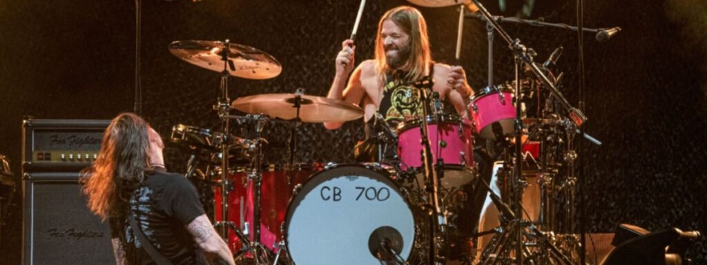 Foo-Fighters-anuncia-retorno-aos-palcos-com-shows-em-tributo-ao-baterista-Taylor-Hawkins-1024x384